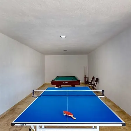 Вилла Sleeps 14 With Pool Air Con And Wifi *