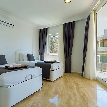 Вилла Sleeps 14 With Pool Air Con And Wifi Калкан