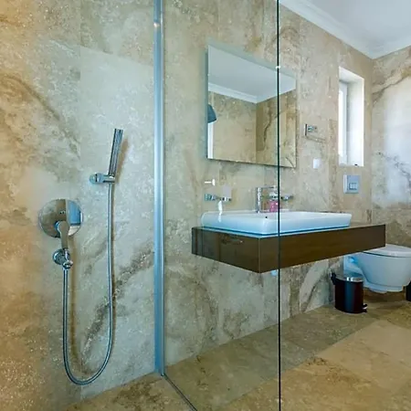 Sleeps 14 With Pool Air Con And Wifi Вилла