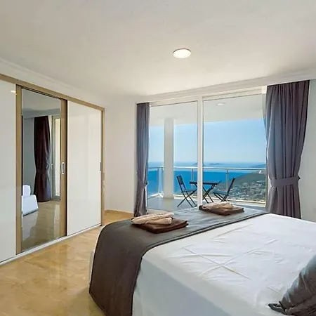 Вилла Sleeps 14 With Pool Air Con And Wifi *