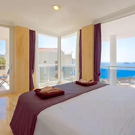 فيلة Sleeps 14 With Pool Air Con And Wifi *
